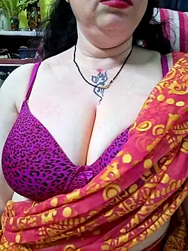 Snapshot of Raja_Ranii chatting on March 4, 2026, 5:30 pm Raja Ranii online show from March 4, 2026, 5:30 pm