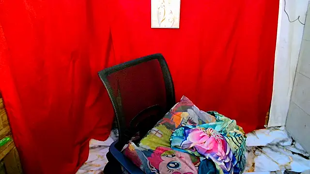 UrAmazingCassy online show from October 23, 2025, 5:33 pm