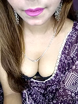 Diamond queeen online show from November 11, 2025, 9:04 pm