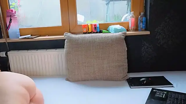 Snapshot of SherryOutdoor1 chatting on October 28, 2025, 7:45 am SherryOutdoor1 online show from October 28, 2025, 7:45 am