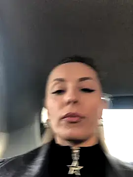 Diamond Bunny  online show from November 5, 2025, 1:55 pm