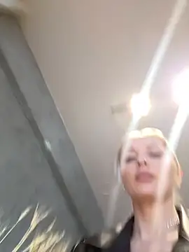 Diamond Bunny  online show from March 13, 2026, 3:07 pm