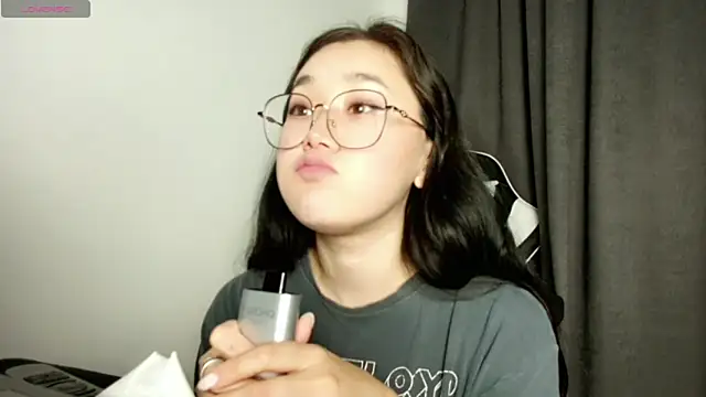 Jennatyan online show from March 14, 2025, 6:29 pm