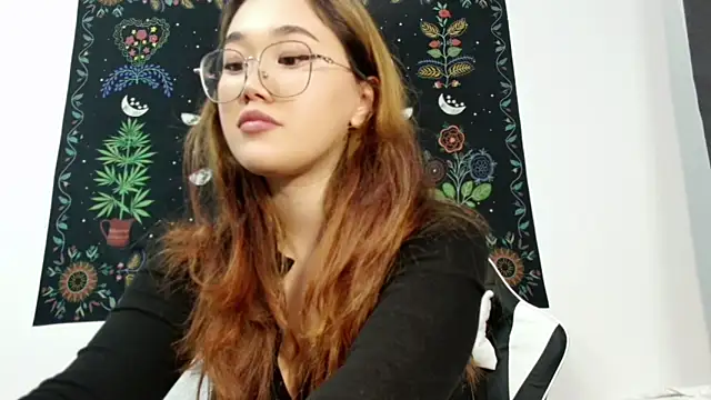 Jennatyan online show from September 19, 2025, 1:45 pm