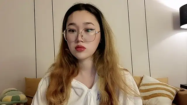 Jennatyan online show from April 20, 2026, 2:03 am