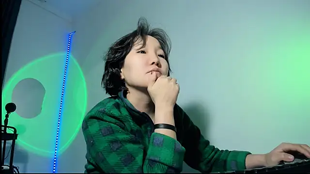 Snapshot of himeros_goddess chatting on December 23, 2024, 8:47 pm himeros goddess online show from December 23, 2024, 8:47 pm