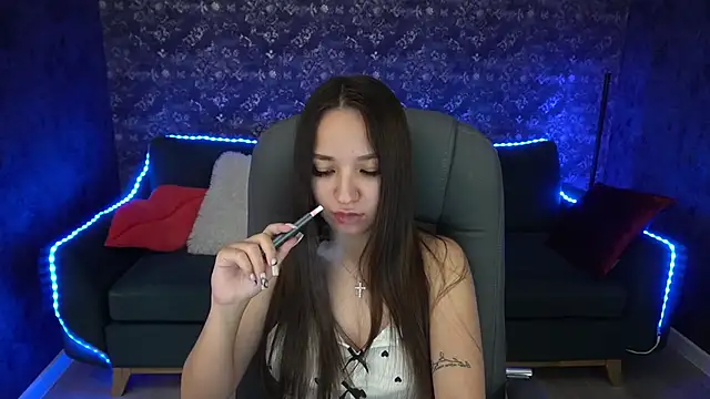 ElysLunar online show from December 10, 2024, 4:06 pm