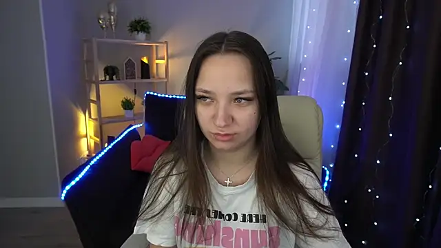 ElysLunar online show from January 3, 2025, 6:11 am