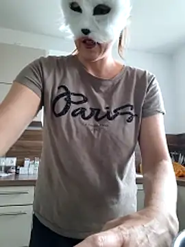 Hexe12346 online show from April 15, 2026, 7:48 am