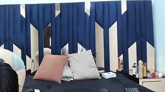 Criistaal  online show from January 27, 2025, 3:58 am