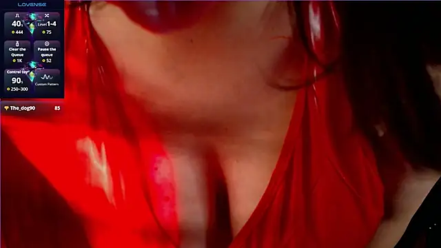 Snapshot of Goddess_Sophie chatting on October 17, 2025, 12:58 am Goddess Sophie online show from October 17, 2025, 12:58 am