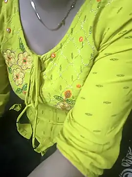 kaveerpooja947 online show from February 9, 2026, 4:22 pm