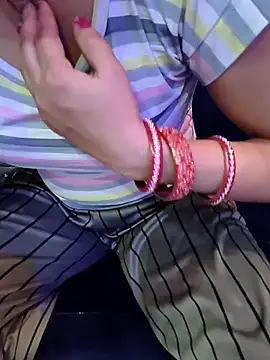 kaveerpooja947 online show from April 19, 2026, 6:10 pm