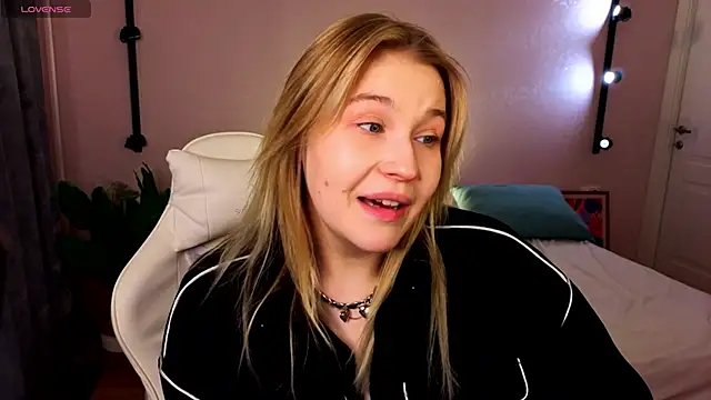 Colleen Blake online show from April 12, 2026, 4:45 pm