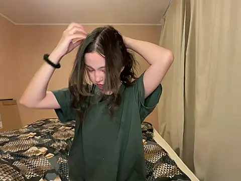 Snapshot of lalallalalaa- chatting on March 7, 2025, 10:13 am lalallalalaa- online show from March 7, 2025, 10:13 am