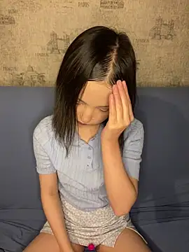 Snapshot of lalallalalaa- chatting on November 16, 2025, 2:11 pm lalallalalaa- online show from November 16, 2025, 2:11 pm