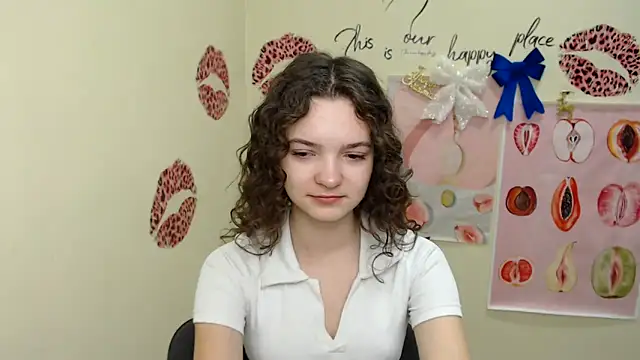  SusieSu  online show from December 23, 2024, 7:06 am