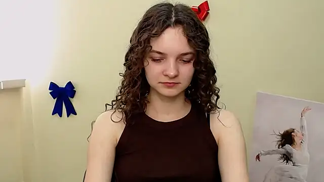  SusieSu  online show from February 24, 2025, 12:26 pm