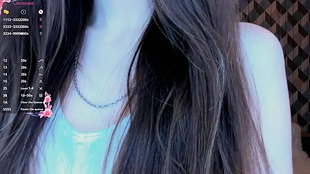 EvaBradley online show from December 20, 2024, 4:04 pm