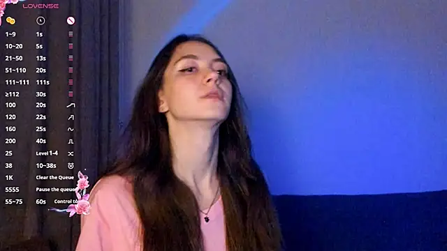 EvaBradley online show from September 22, 2025, 6:43 pm