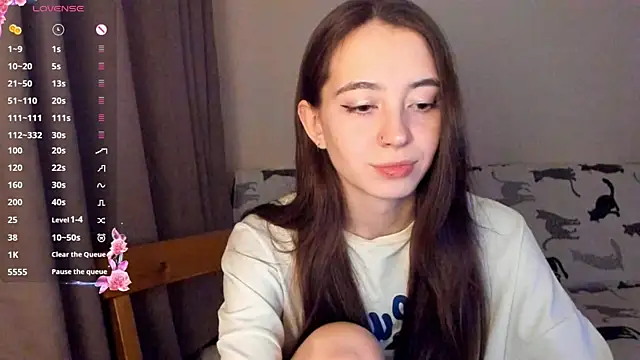 EvaBradley online show from December 18, 2025, 7:20 pm