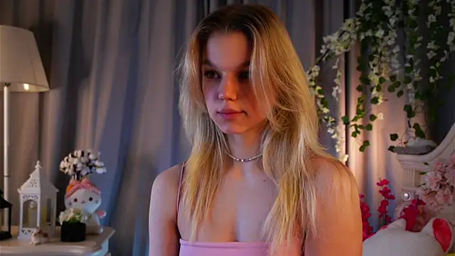 EdlinAlliston online show from December 15, 2025, 2:32 pm