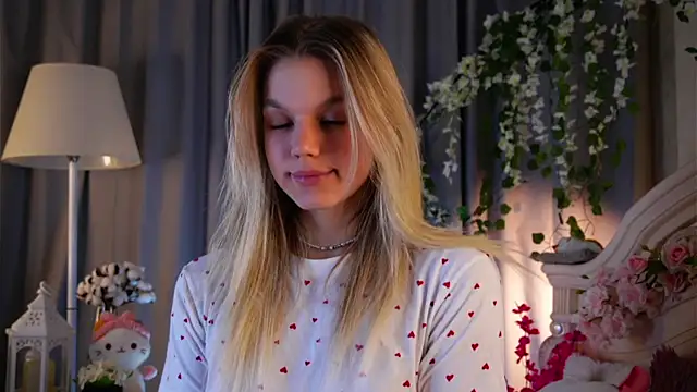 EdlinAlliston online show from December 16, 2025, 2:33 pm