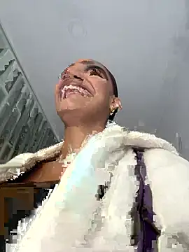 Snapshot of Sara-77 chatting on July 11, 2026, 12:30 pm Sara-77 online show from July 11, 2026, 12:30 pm