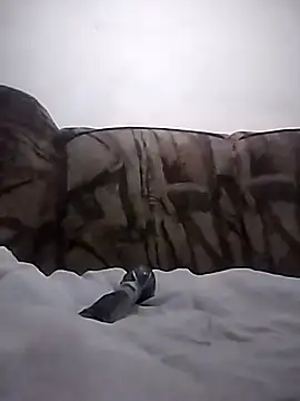 hugecrksam online show from February 7, 2026, 9:51 pm