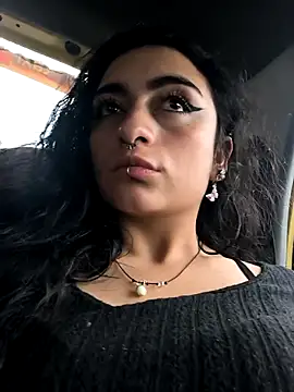 Lila Desiree online show from April 21, 2026, 10:12 pm