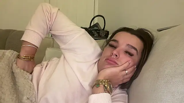 maisiesmithx online show from January 27, 2025, 7:45 am