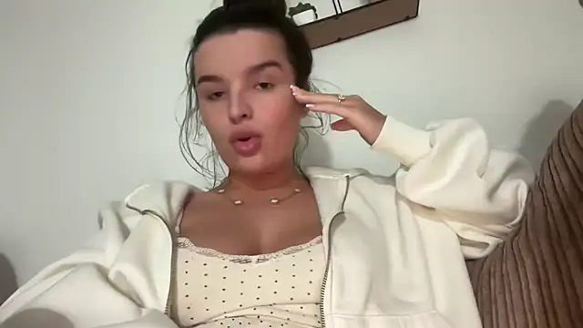 maisiesmithx online show from February 5, 2025, 2:51 am