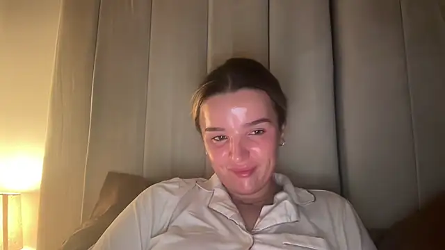 Snapshot of maisiesmithx chatting on August 6, 2026, 11:17 pm maisiesmithx online show from August 6, 2026, 11:17 pm