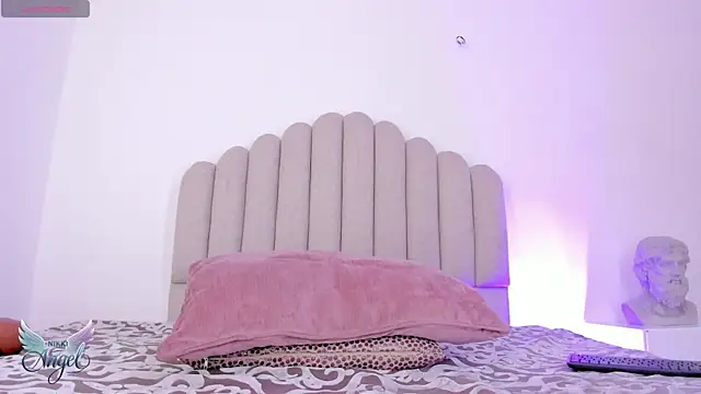 Nikki Angel  online show from March 16, 2025, 7:38 pm