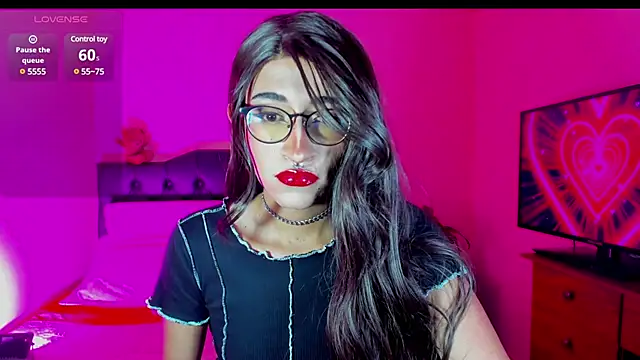 Snapshot of Lararose01 chatting on December 2, 2024, 4:20 pm Lararose01 online show from December 2, 2024, 4:20 pm