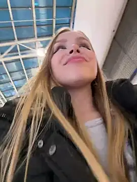 mur girl online show from December 28, 2024, 1:17 pm