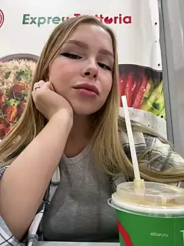 mur girl online show from January 5, 2025, 11:15 am