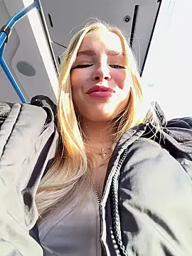 mur girl online show from February 21, 2025, 8:40 am