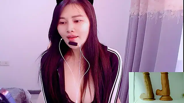 Little-sweet online show from December 15, 2025, 3:44 am