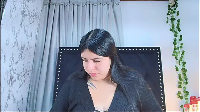 Snapshot of Naia_x chatting on May 9, 2026, 1:27 pm Naia x online show from May 9, 2026, 1:27 pm