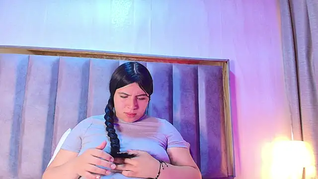 Snapshot of Naia_x chatting on May 24, 2026, 1:05 pm Naia x online show from May 24, 2026, 1:05 pm