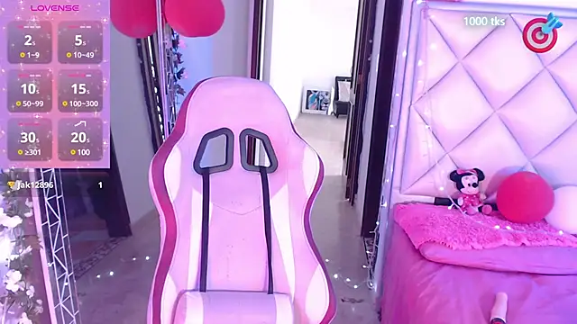 DannaDooll99 online show from March 6, 2025, 1:57 pm