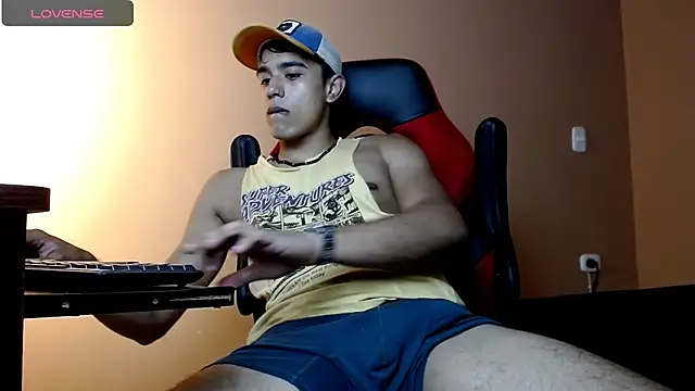 karlgiles  online show from December 17, 2024, 5:26 pm