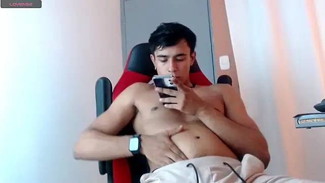 karlgiles  online show from March 1, 2025, 6:11 pm