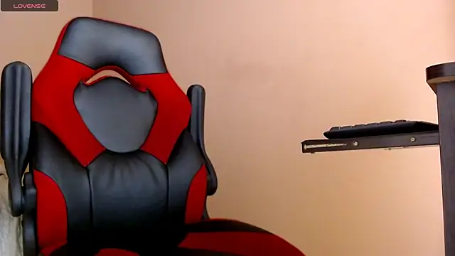 karlgiles  online show from March 10, 2025, 6:56 pm