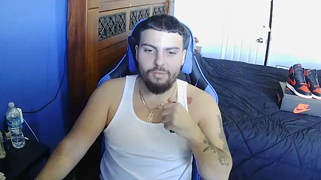 Snapshot of MasterKvn chatting on February 12, 2025, 9:43 pm MasterKvn online show from February 12, 2025, 9:43 pm