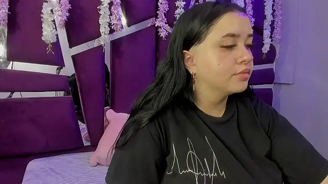 Victoria Rossy online show from December 19, 2025, 8:38 pm