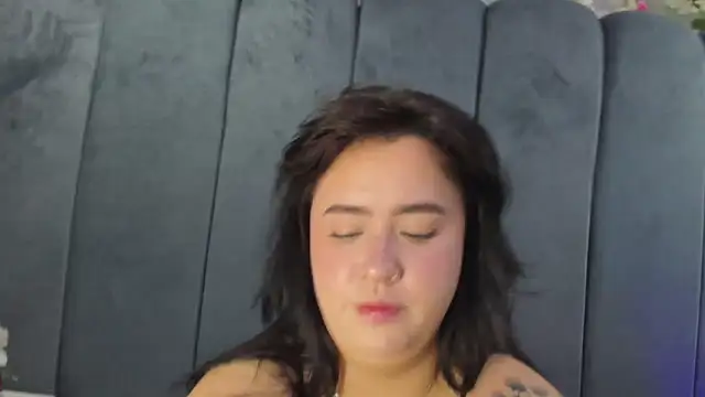 Snapshot of Victoria_Rossy chatting on April 16, 2026, 10:45 pm Victoria Rossy online show from April 16, 2026, 10:45 pm