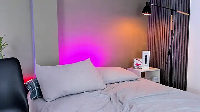 conielaurenth online show from January 26, 2025, 9:40 pm