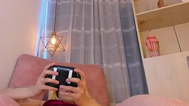 Nyx  Blackwood online show from February 15, 2026, 7:51 am